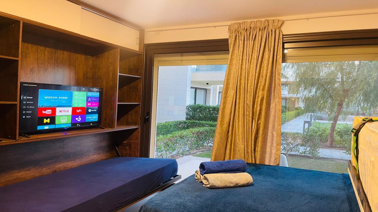 Cozy Studio I Pool View I G Cribs image 4