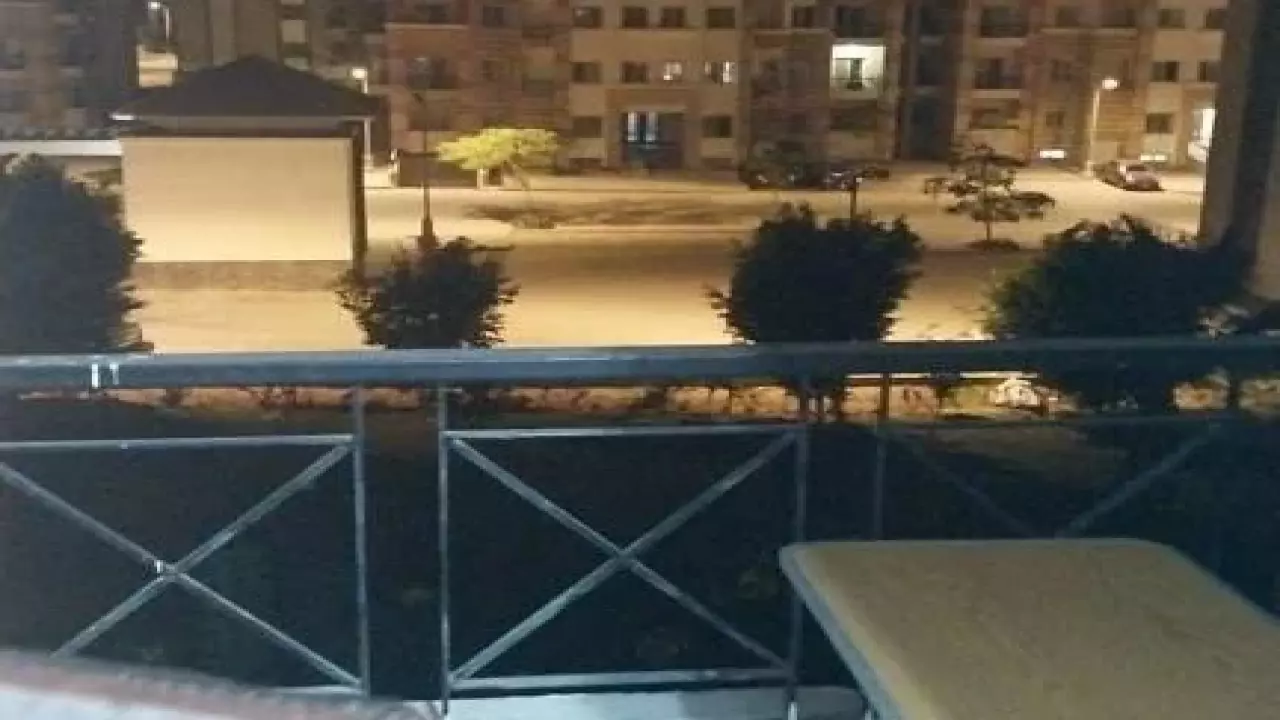 New Capital  Apartment with garden view featuring 2 single bedrooms image 5