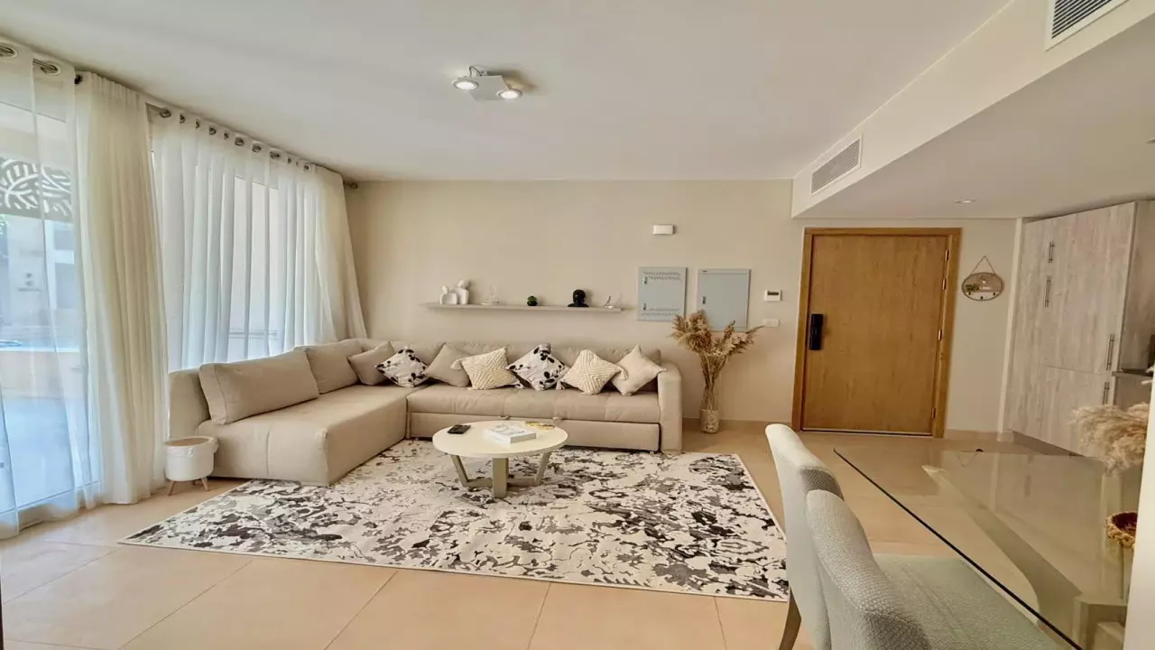 Mangroovy m9  1 Bedroom  2 Bathrooms  Garden Pool & Beach Access image 2