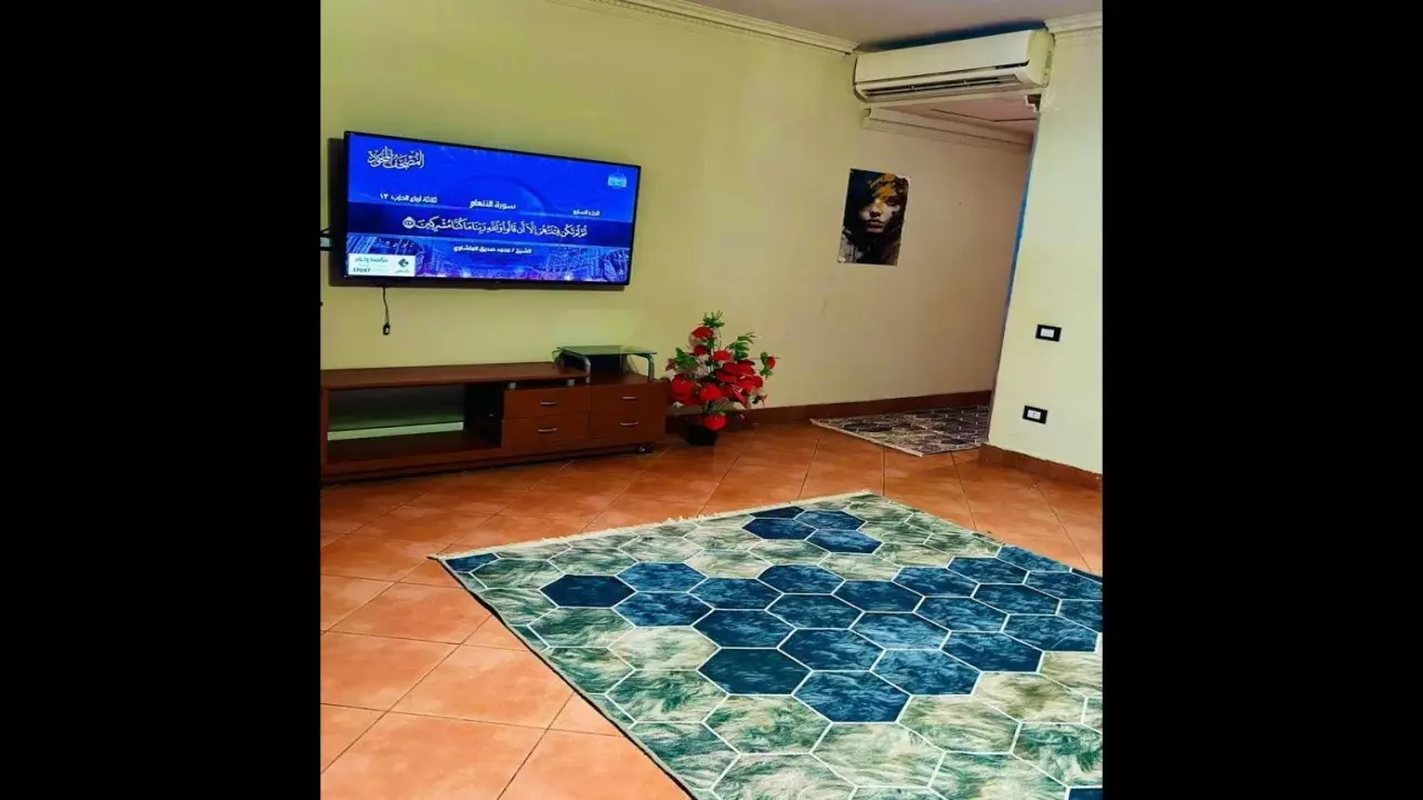 Fully Equipped 2BR Chalet with Master  Porto Sokhna image 5