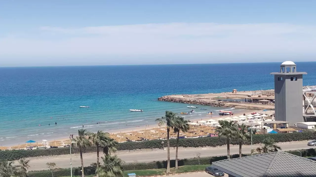 Porto Sokhna 2BR  Direct Sea View  Prime Location image 2