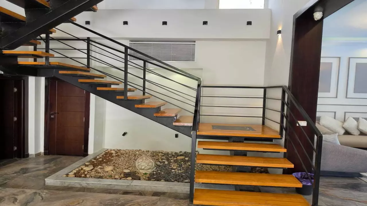 Luxury Villa Beverly Hills Sheikh Zayed Front & Back Garden 4 Bedroom image 3
