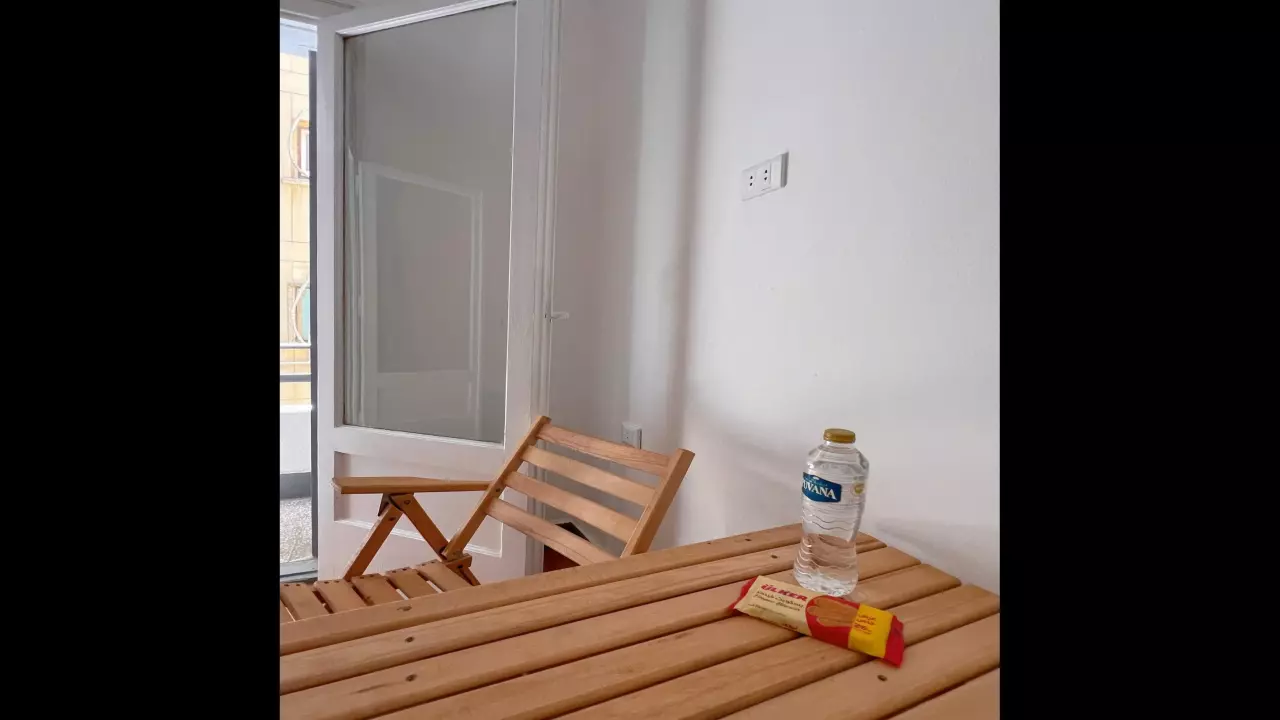 Private Room in Downtown  Fully Furnished Shared Apartment image 5