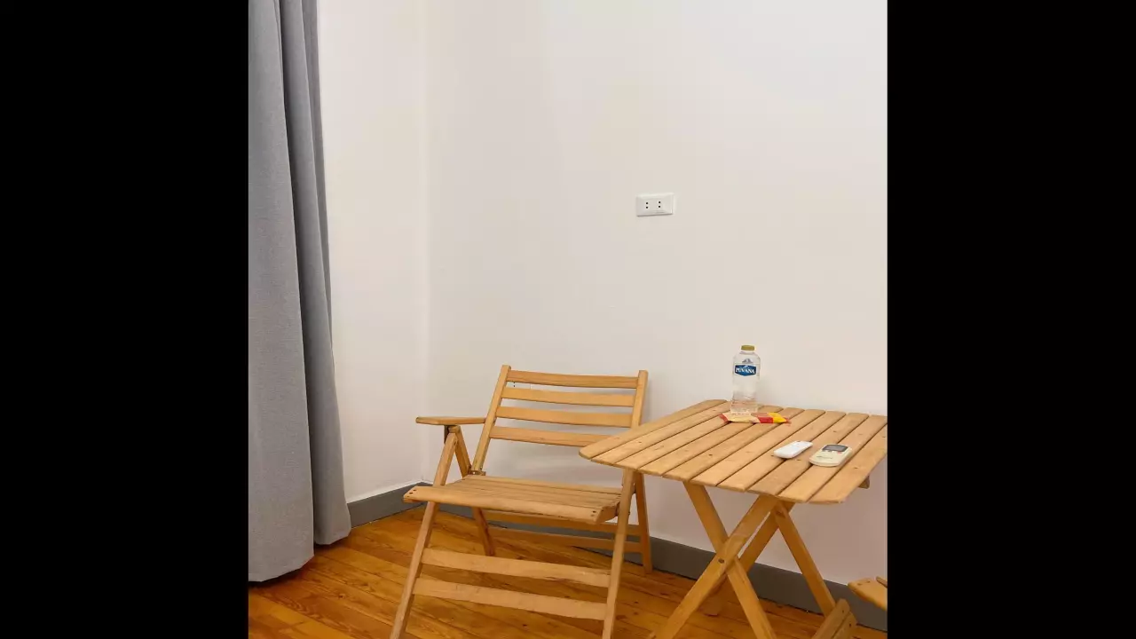 Private Room in Downtown  Suitable for Individuals and Families