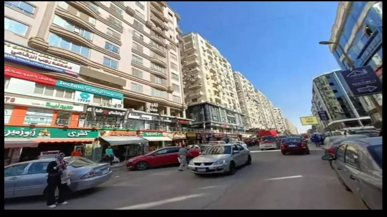 Badr Towers Maadi  225 sqm Apartment  4 Bedrooms  Next to City Center image 2