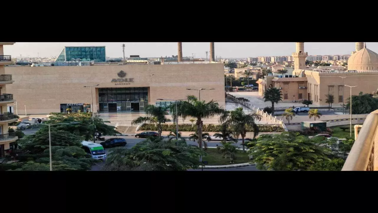 Stylish 2Bedroom Apartment in Rehab City  Street View  Prime Location image 3