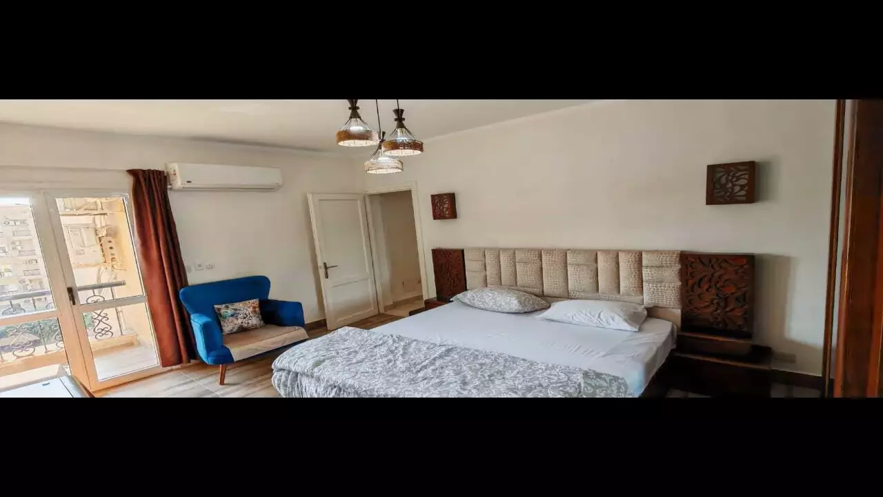 Stylish 2Bedroom Apartment in Rehab City  Street View  Prime Location image 4