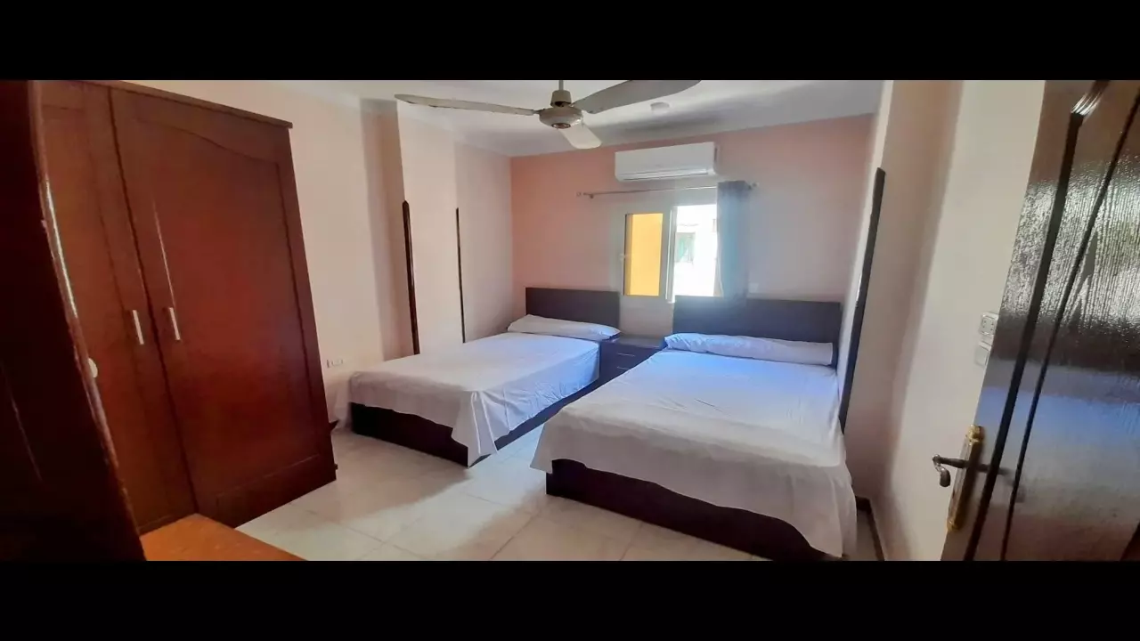 Sheraton Street  3BR Apartment  Elevator  Prime Location image 3