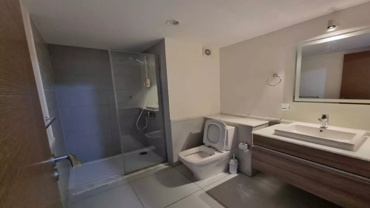 Marina apartment with 2 bedrooms and 2 bathrooms overlooking the swimming pool image 2