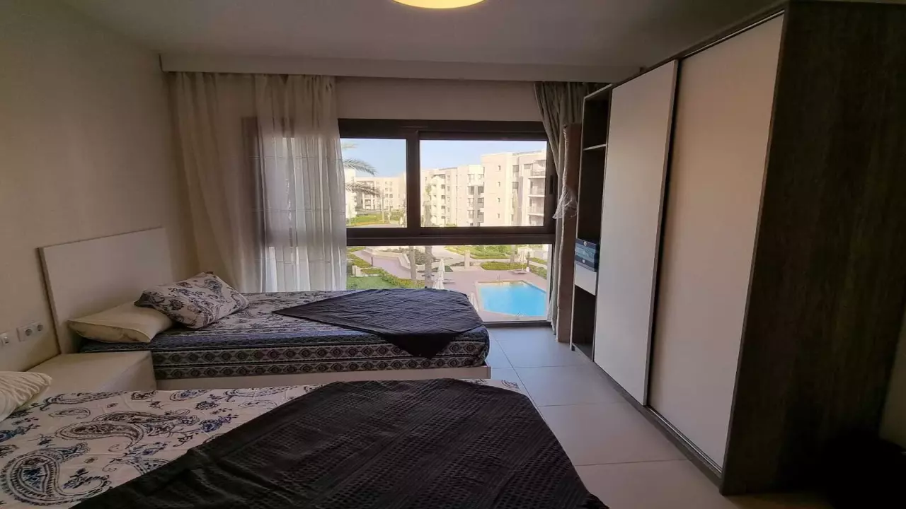 Marina apartment with 2 bedrooms and 2 bathrooms overlooking the swimming pool image 4