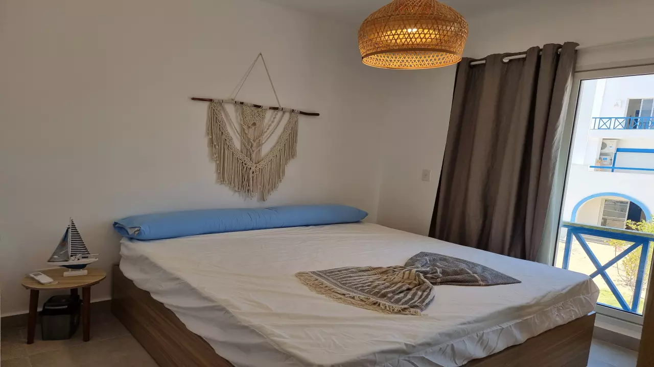 Mountain View  first row on the sea 2 bedrooms and 2 bathrooms image 2