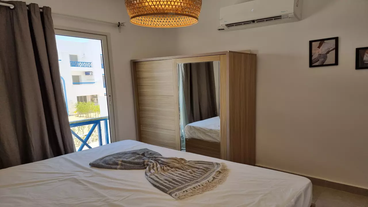 Mountain View  first row on the sea 2 bedrooms and 2 bathrooms image 3