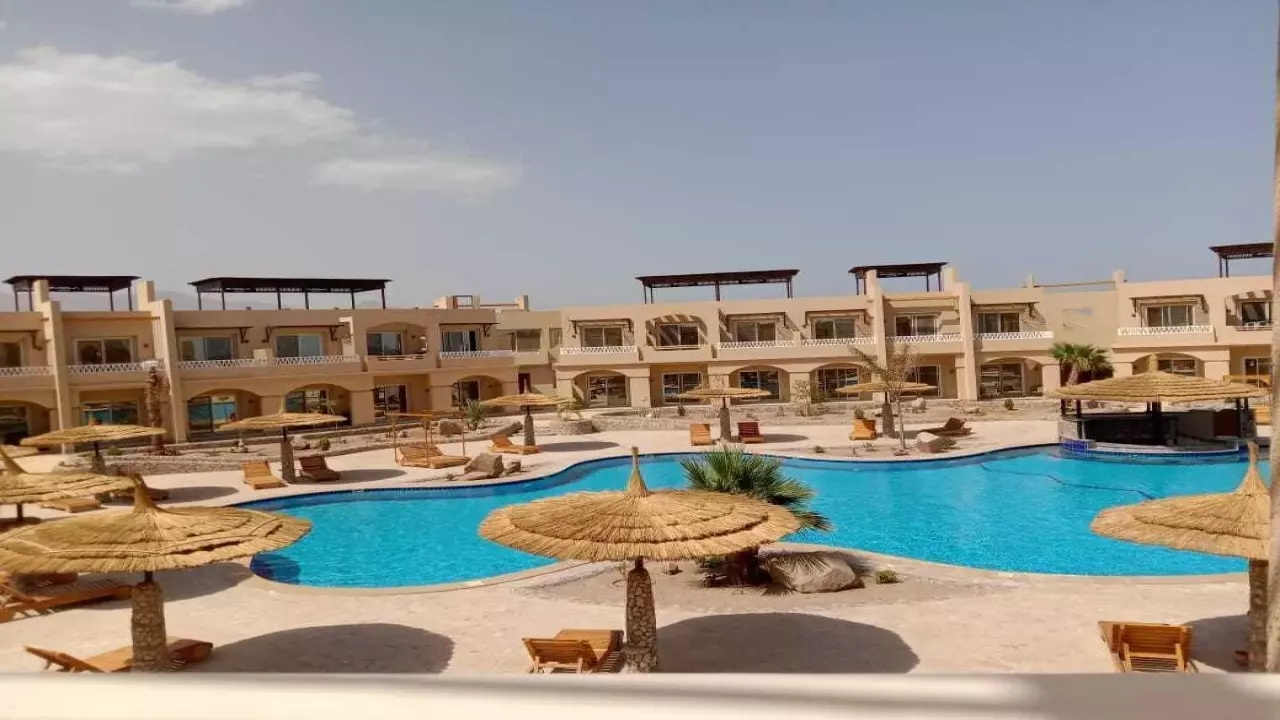 Relaxing Chalet Retreat Nadira Compound