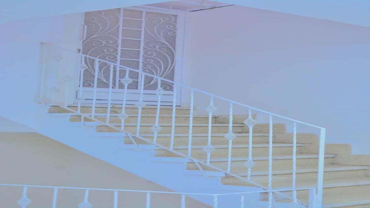 Luxury dublex  4Bedroom Apartment Prime Location in Luxor  Al Qurna Al Rawaih image 5