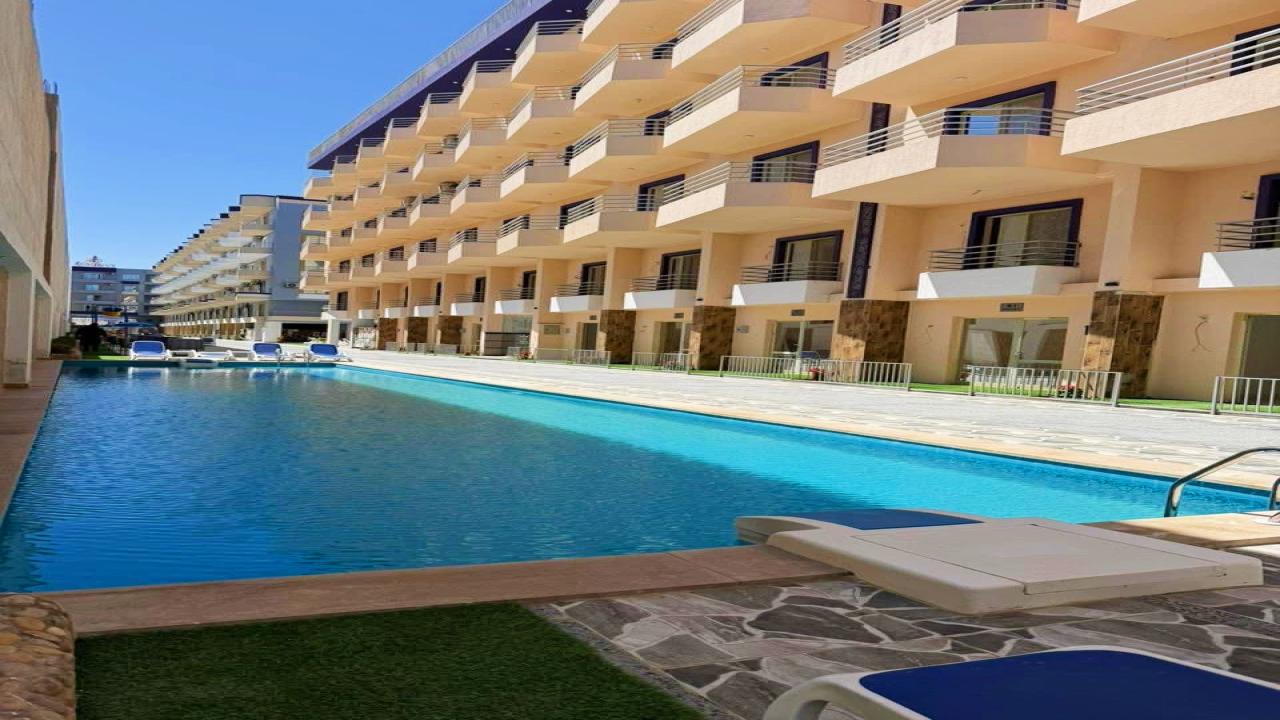 Luxury 1BR Pool View Apartment image 5