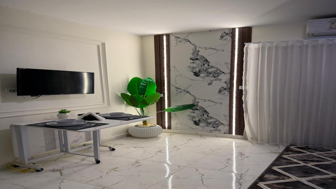 Luxury 1BR Pool View Apartment