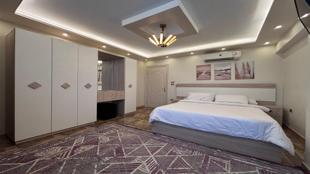 Apartment in a fantastic location in Arab League Street Mohandessin 3 bedrooms image 2
