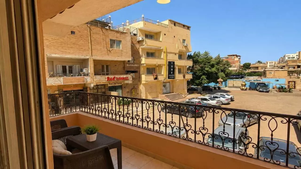 Giza  Pyramids Apartment accommodates up to 4 guests with a stunning view of the pyramids image 4