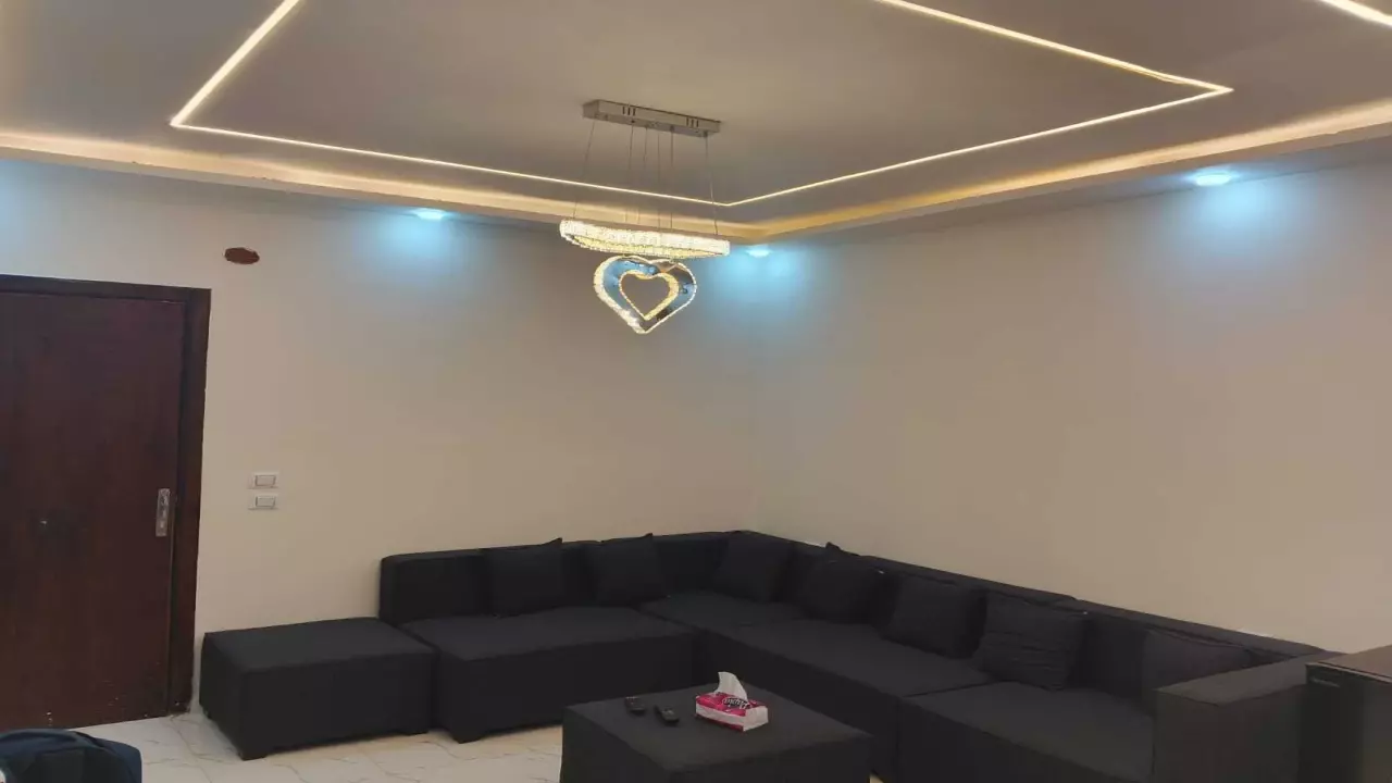 Hurghada  Al Ahyaa area apartment next to a hotel complex with a street view image 2