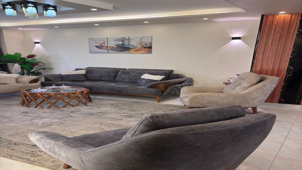 Apartment in a fantastic location in Arab League Street Mohandessin 3 bedrooms image 2