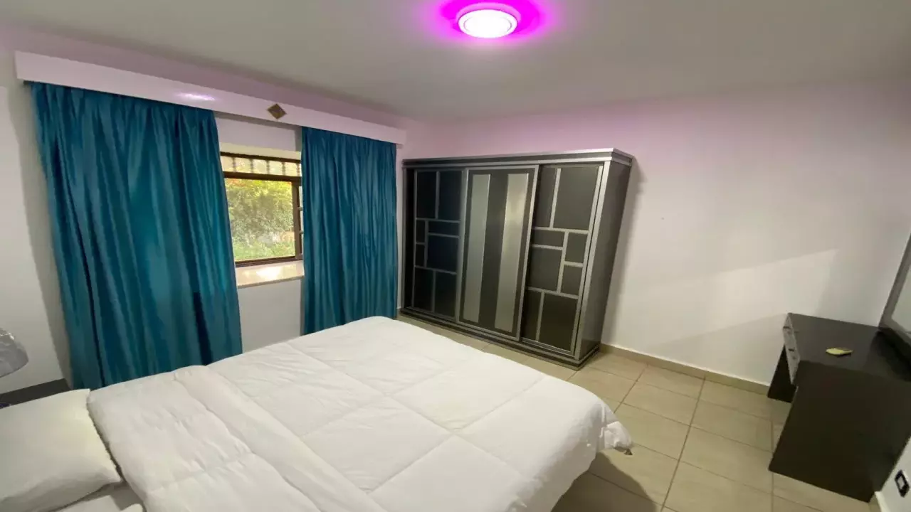 Poolside 1Bedroom Chalet Ground Floor with Private Entrance image 3