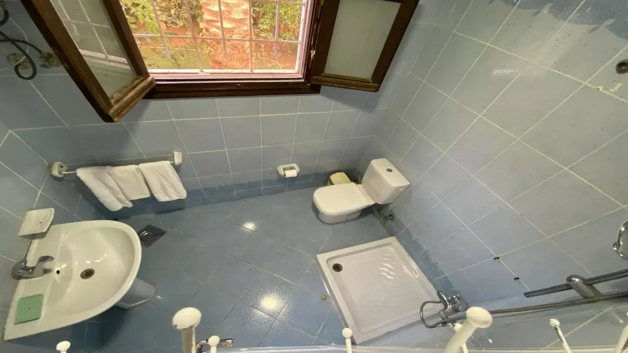 Poolside 1Bedroom Chalet Ground Floor with Private Entrance image 5