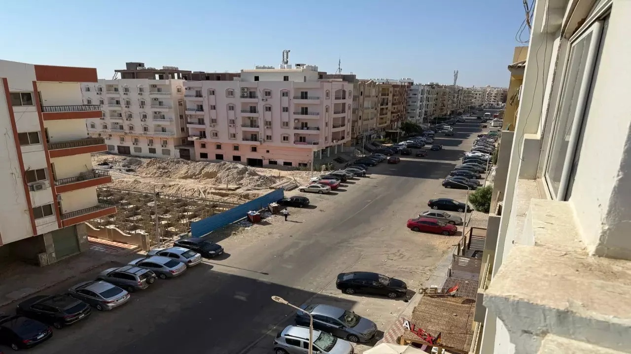 Hurghada 2Bedroom Apartment with Balcony Near the Airport & Beaches image 2